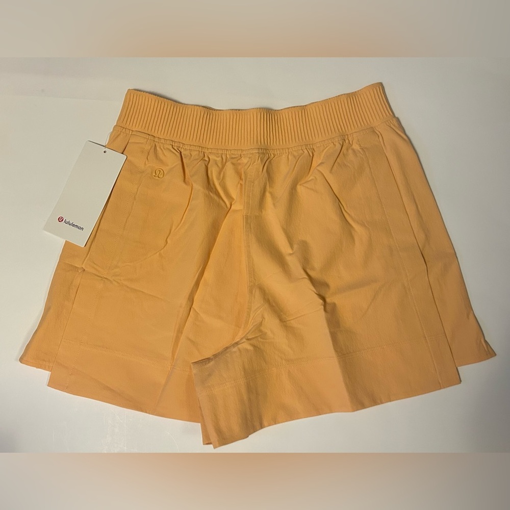 NWT Lululemon Stretch Woven Relaxed-Fit High-Rise Short 4" - Picture 10 of 12